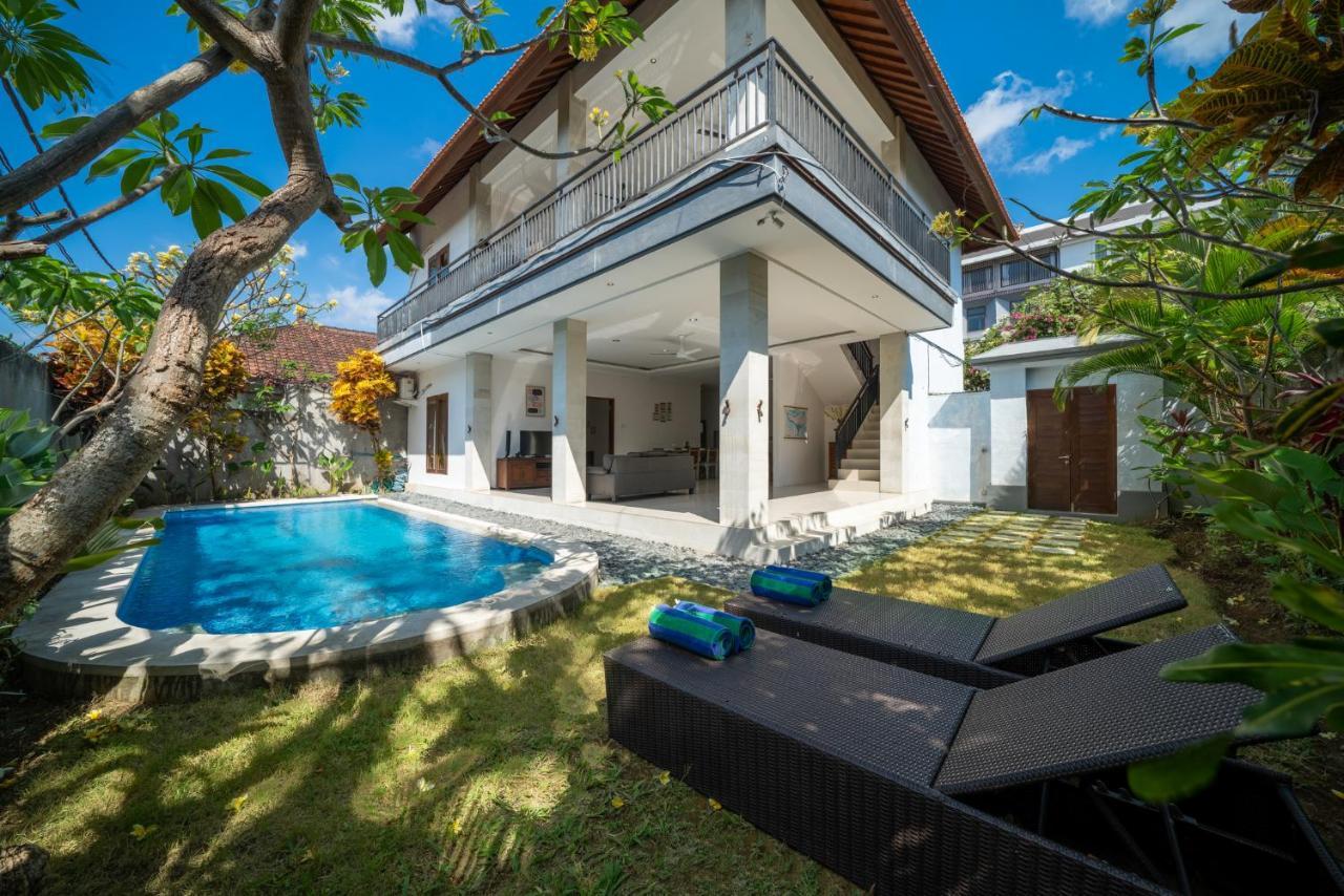 Devina - Villa Seminyak (Bali)